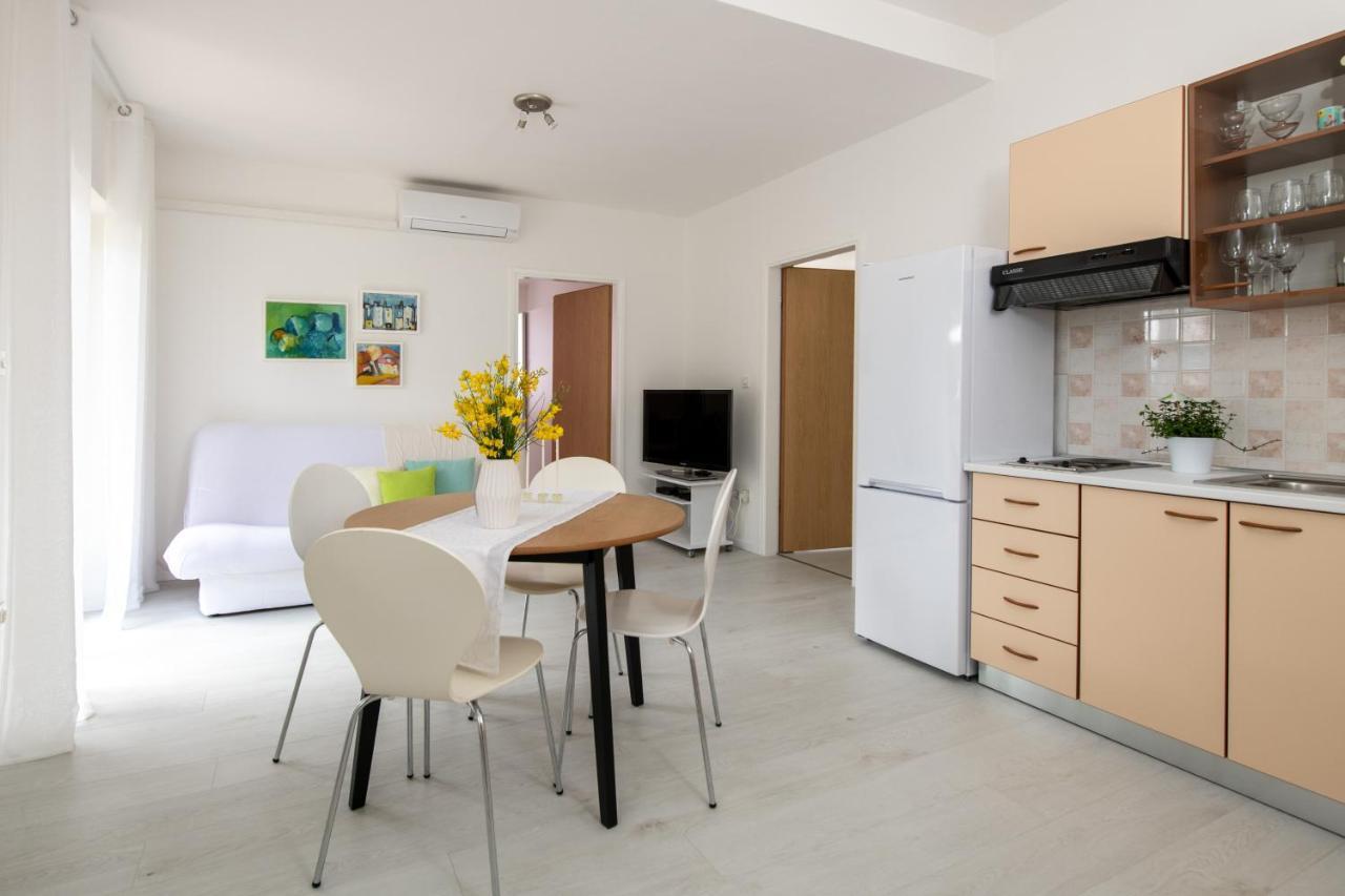 Apartment Alex ラビン エクステリア 写真