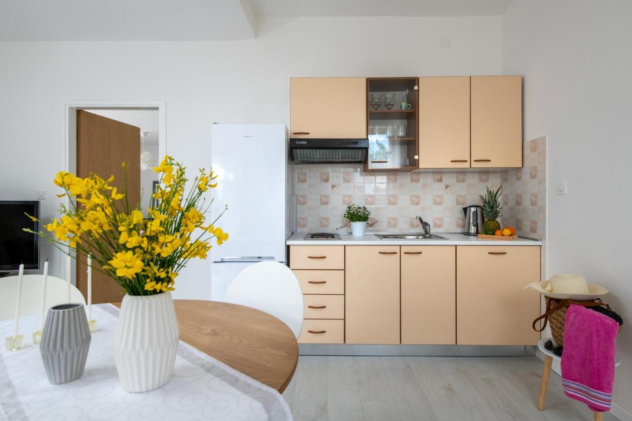 Apartment Alex ラビン エクステリア 写真