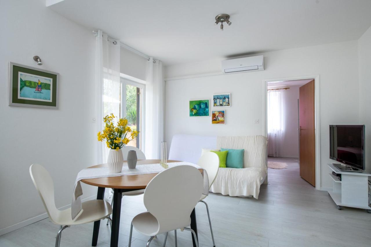 Apartment Alex ラビン エクステリア 写真