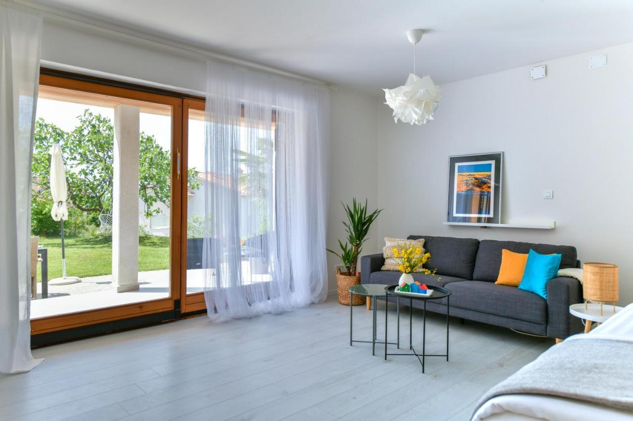 Apartment Alex ラビン エクステリア 写真